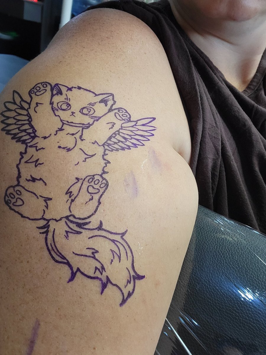 Ashleigh Travers (she/they) tweet media