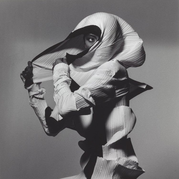01studio2's tweet photo. "We yearn for the beautiful, the unknown, and the mysterious." 
By Issey Miyake https://t.co/y8uVOLQRcc