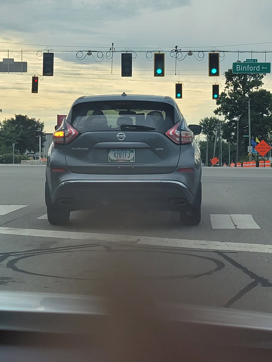 MsLizzPHD's tweet photo. Almost killed me because a stop sign meant nothing 😵‍💫 https://t.co/nf939y8TBm