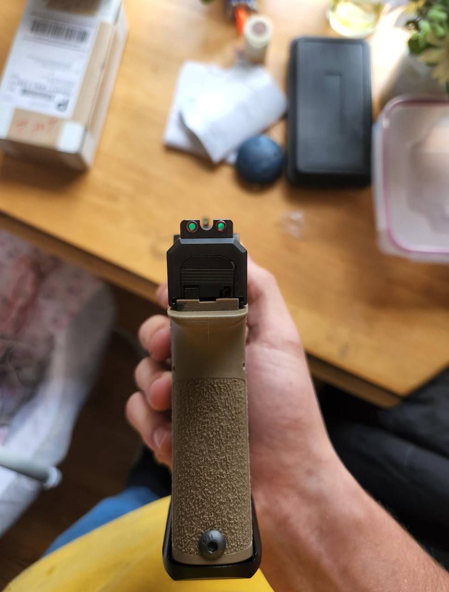 ExoticsWest's tweet image. Visit my website
firearmandammoshopworldwide.shop

P80 Glock 45 

9mm caliber brand new never used before 

$455 only 

Come with tree mags of 17 rouds capacity don’t miss this guys 

@jaywest7