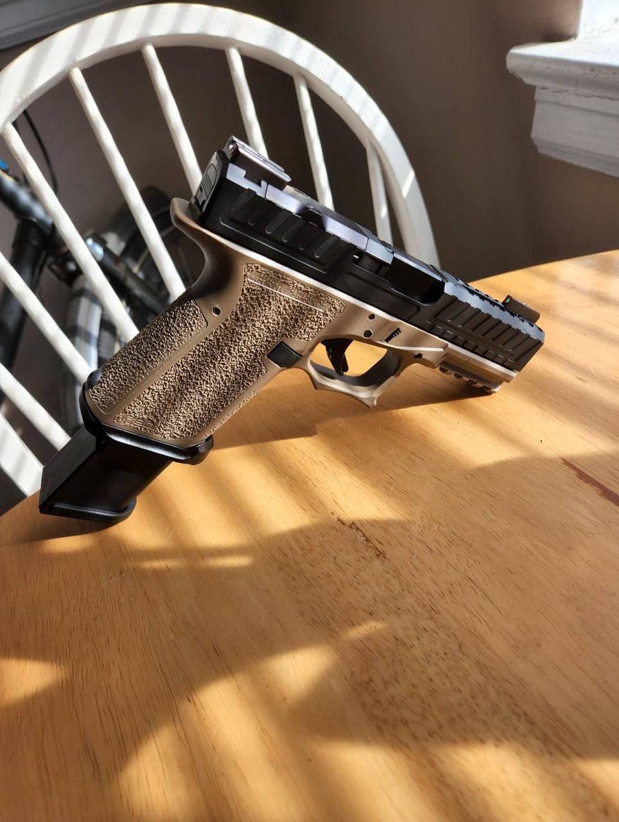 ExoticsWest's tweet image. Visit my website
firearmandammoshopworldwide.shop

P80 Glock 45 

9mm caliber brand new never used before 

$455 only 

Come with tree mags of 17 rouds capacity don’t miss this guys 

@jaywest7