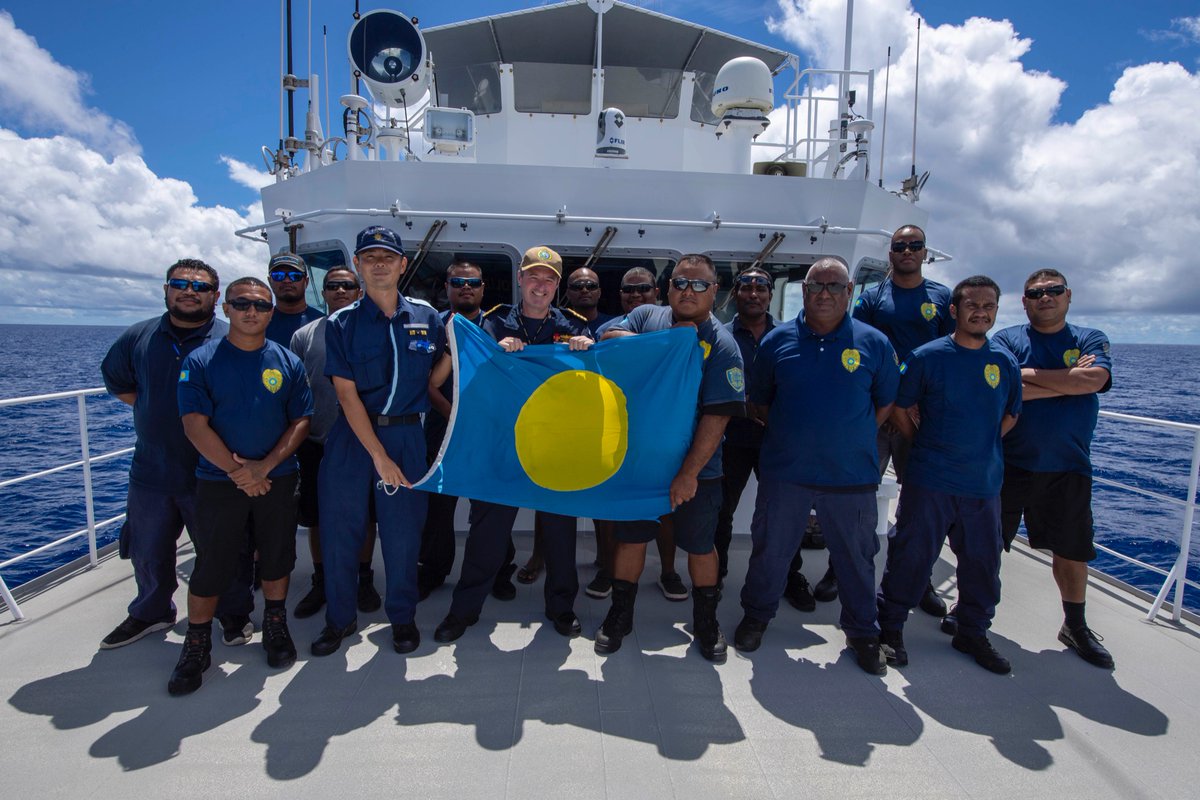 USCG's tweet photo. #SaturdayatSea 🌊 ⚓

In a bid to strengthen relationships and interoperability, the #CoastGuard conducted a multilateral search and rescue drill alongside longtime partners from the United Kingdom, Japan, and the Republic of Palau in late July. https://t.co/fPlxWqXxCn