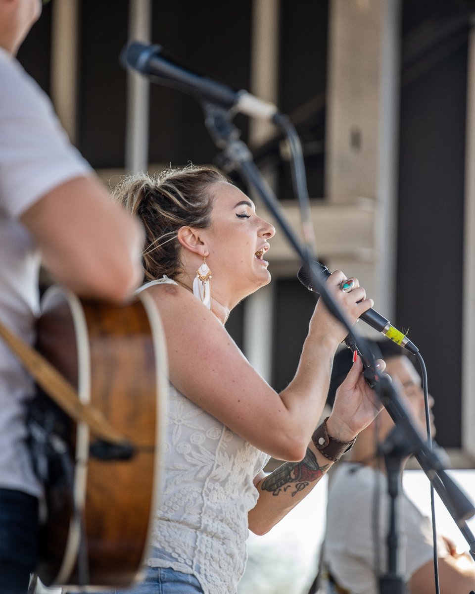 OregonJamboree's tweet photo. Let's hear you Roar? 
Jacquie with Lace &amp; Thorn showing off her vocals at the return of the Kick Off Party on Thursday night of the Oregon Jamboree! 

#oregonjamboree #jamfans #laceandthorn https://t.co/gBY8CsChBZ