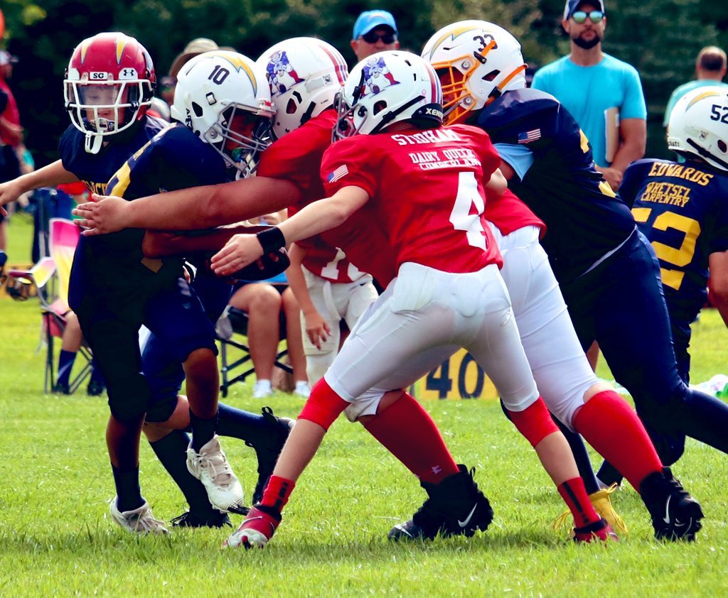 awstidham's tweet photo. A beautiful day for football. Love watching 4️⃣ compete. #NPCFL #Patriots @DreamMakersShep https://t.co/Uh1yK7RqWY