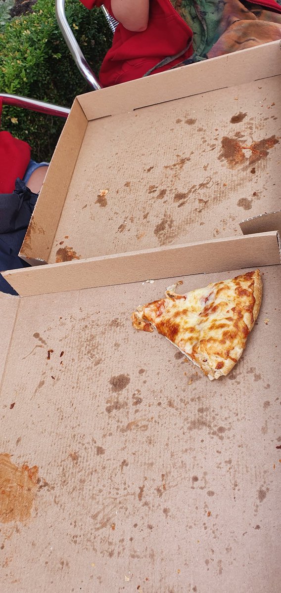 stcatherinessch's tweet photo. Post show snacks didn't last long #scsedfringe #oureyesmet #EdFringe2022 #mmmpizza https://t.co/yk5sB3ZfM7