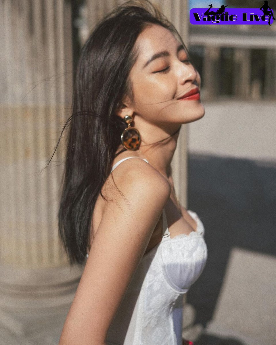 HouyJe's tweet photo. Niệm thần chú lần không vấp để có người iu xinh như chị trong hình 🤪#xuhuong  #xuongtitok #gaidep #thathinh #myquyếnrủ #xinhgai  #yngiacuocsong #TikTokDieuKy #xuhuong #foryou #xuhuongtiktok #xyzbca #trending #trend #fyp #fypシ https://t.co/3c5cJOlu23