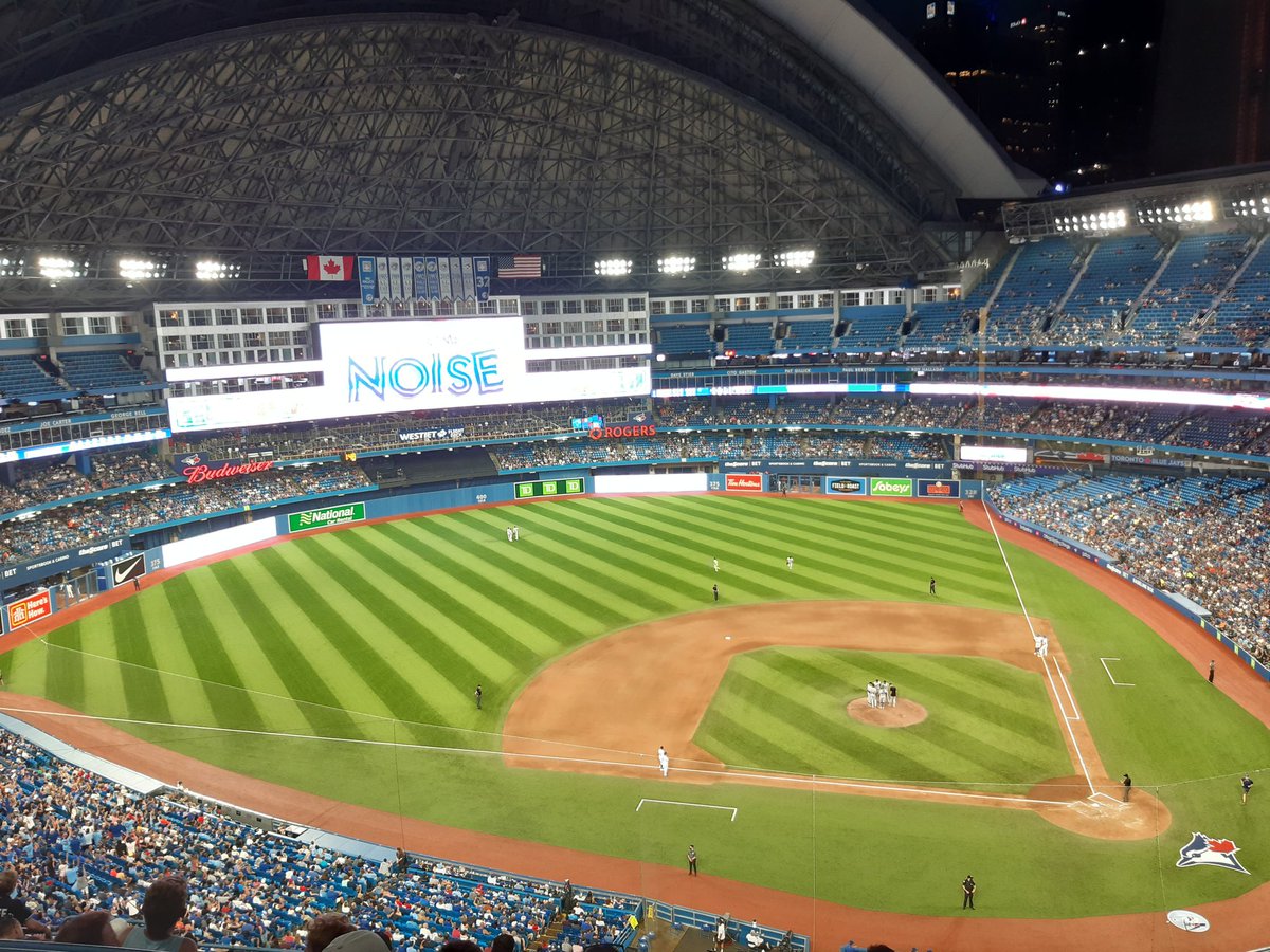 adamgraves6's tweet photo. Just got back from 2 weeks in Canada. Can not go there and not take my boys to their first jays game. The eldest is now obsessed!! @ColinMurray #BlueJays #Toronto #Canada #holiday https://t.co/cz066bR0hG
