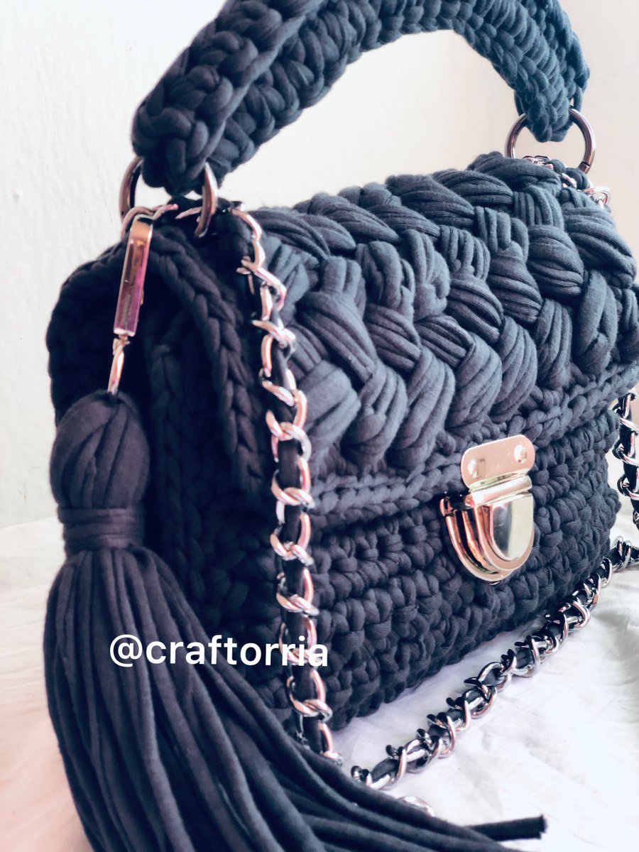 toria_effiong's tweet photo. Crocheting is an art concerned with aesthetics requiring the mind and also sending impulses to the hand that will knead the desired

#crochet #crochetcraft #crochetbags #handmade #handmadebags #handmadecrafts #uyocrocheter #ASUUStrikeUpdate #myhandwork #diy https://t.co/uSLCE87v0x