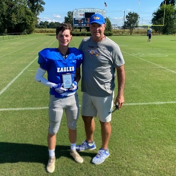 Congratulations to Travis Bonds for receiving the Jane Beach Scholar Athlete Award.  This award was presented at the South Beltline Classic.  Congratulations Travis!