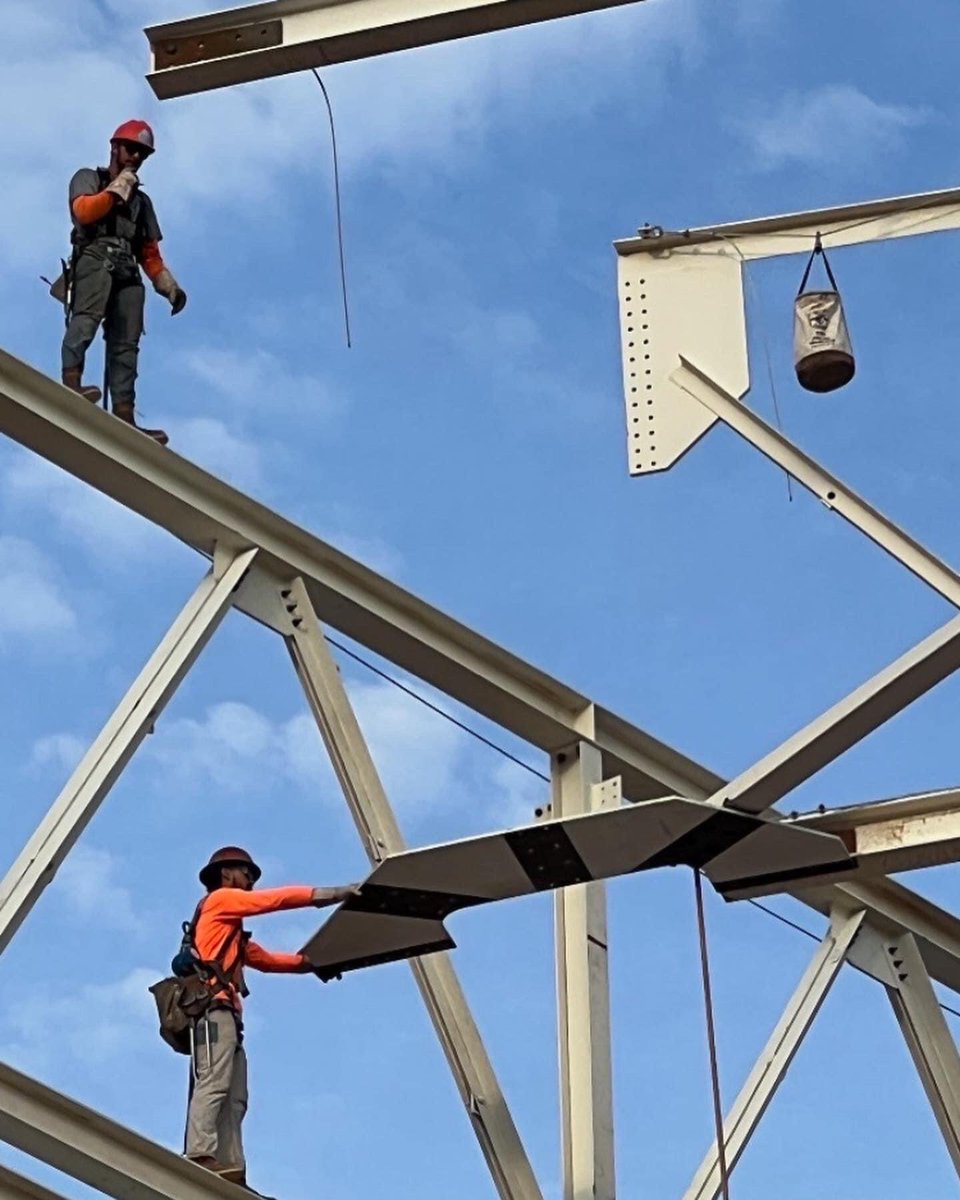 2028Lucid's tweet photo. Lucidmotors Casa Grande Arizona. Iron workers local 75. Building Our Home Lucid plant. π₯³π. Schuff Steel - Lucid Motors, Casa Grand Az
Job Steward - Devin Arbuthnot
Pictured- Brandon King & Andrew Lewis
#iw75 #ironworkers #Local75 https://t.co/MKIGr6aaGA