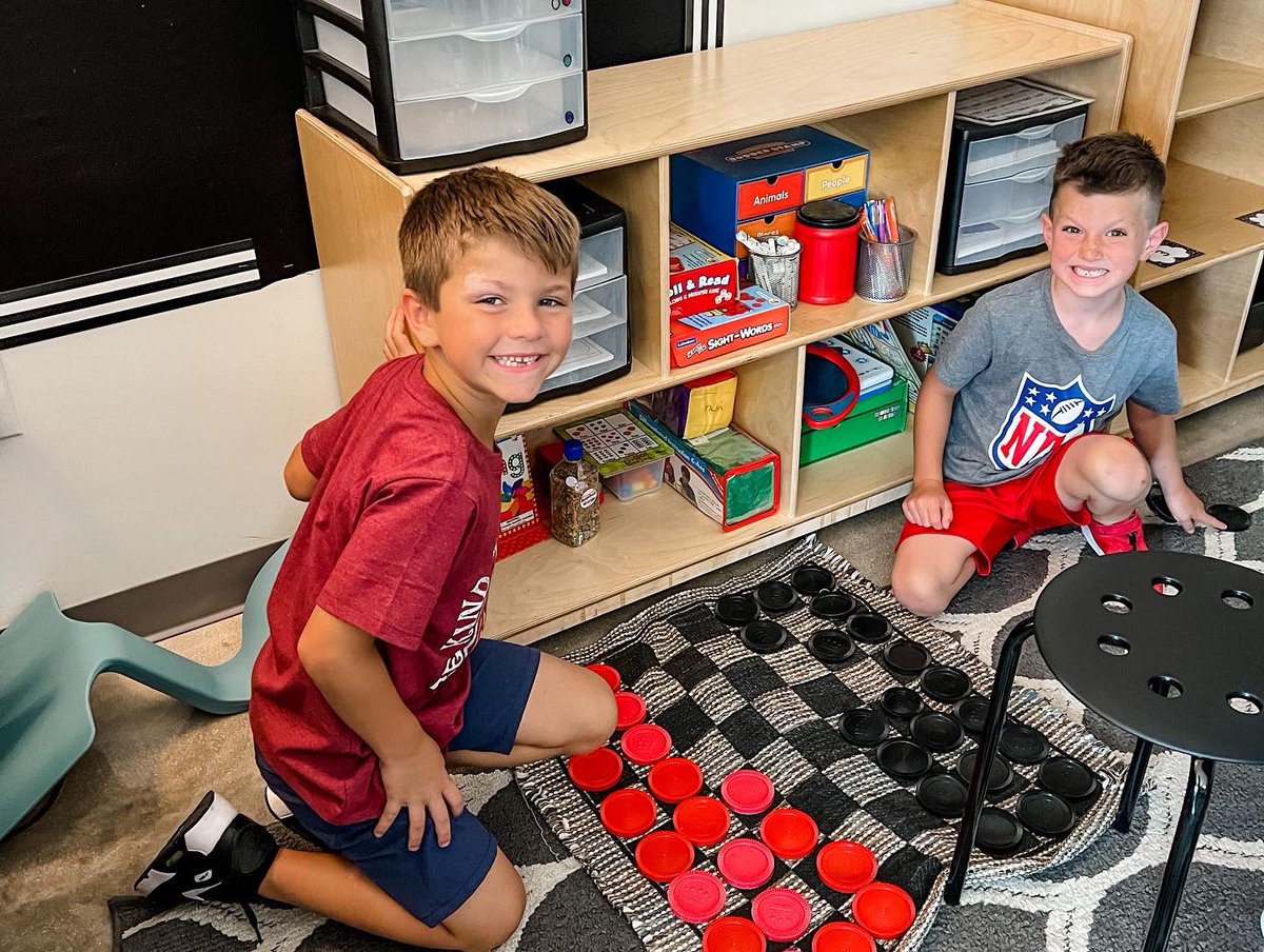 Mrs_Bowe's tweet photo. Friendship Friday in full effect! Learning the perks of our hard work! 📝❤️#workhardplayhard @VanRaubES @BoerneISD #f1rsties #firstgrade #funfriday #friyay #classroomcommunity @iheartckh #ckh #classroomfamily #happyclassrooms #happystudentshappyteacher https://t.co/ZgoHfv0558