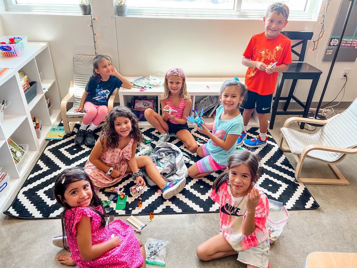 Mrs_Bowe's tweet photo. Friendship Friday in full effect! Learning the perks of our hard work! 📝❤️#workhardplayhard @VanRaubES @BoerneISD #f1rsties #firstgrade #funfriday #friyay #classroomcommunity @iheartckh #ckh #classroomfamily #happyclassrooms #happystudentshappyteacher https://t.co/ZgoHfv0558