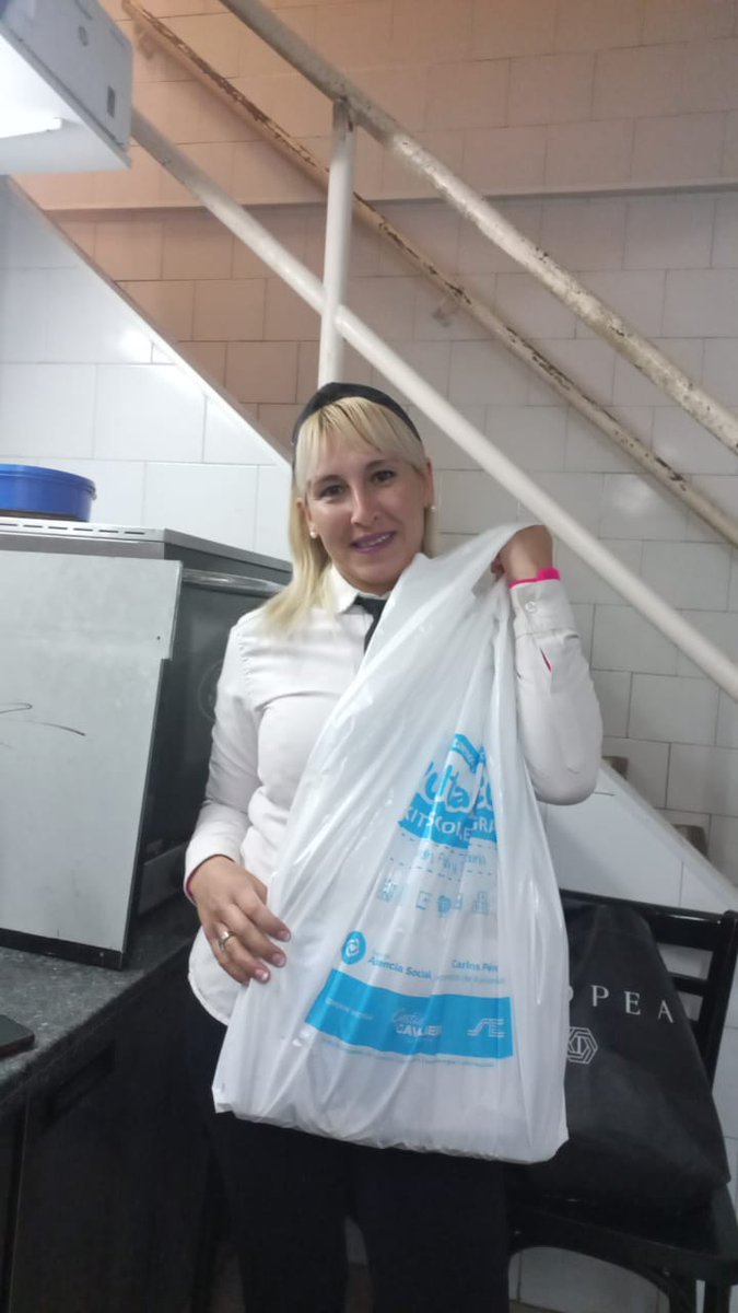 Entregando a cada compañero de Valenti, Los beneficios de pañales y 2da.entrega de útiles.
<a href="/Sergio_OrtizOk/">Sergio Ortiz</a> 
<a href="/Juventud_SEC/">Secretaria de la Juventud</a> 
<a href="/sabriparedessec/">Sabrina Paredes</a>