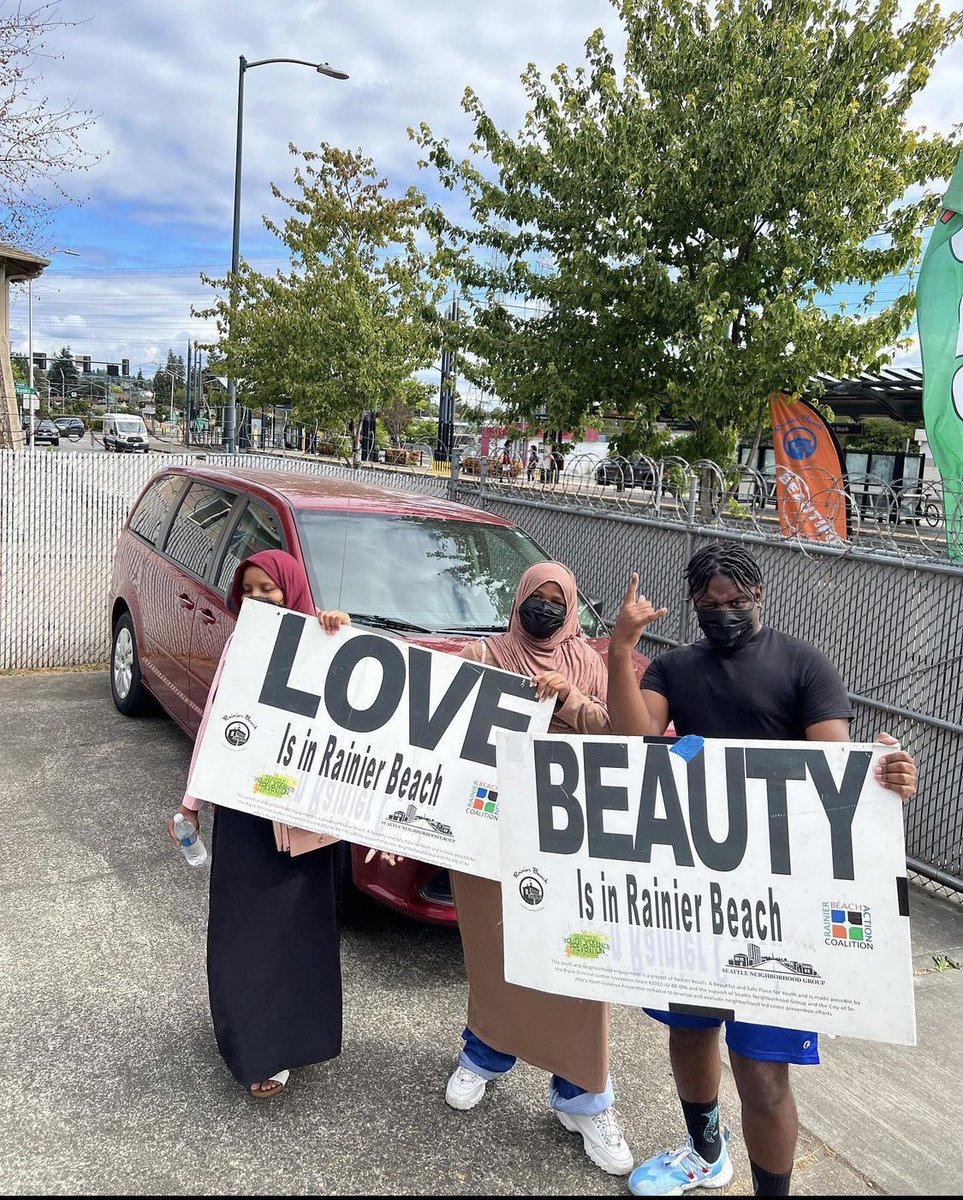 RBAC_Raphael's tweet photo. New Van donated to @rainierbeach for food delivery, transportation of seniors and disabled neighbors as well as corner greeters for community safety

Every Saturday swing by for fresh produce, music, and live performances!

9053 MLK JR Way S

#RainierBeach #RBfarmstand #RBAC https://t.co/f44ZDBZslW