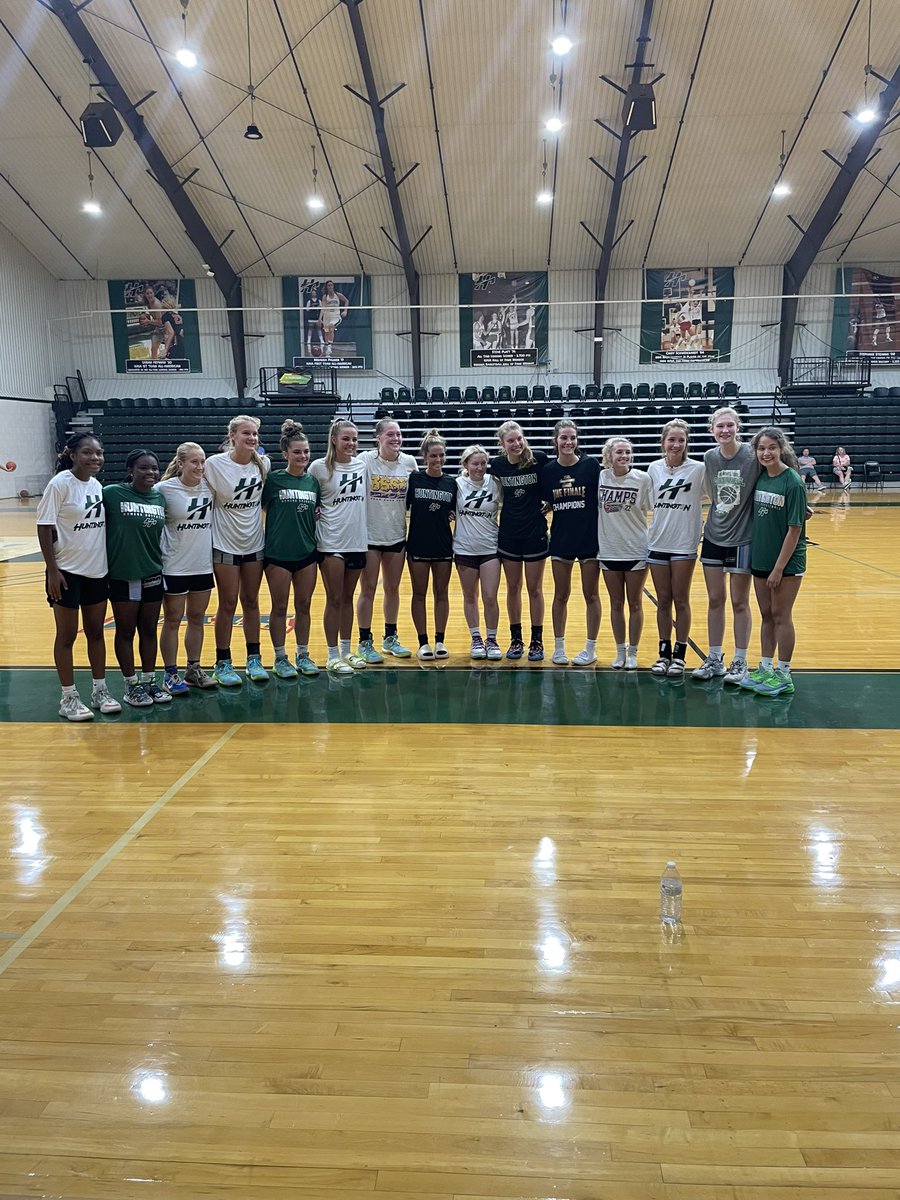 JayaJohnson17's tweet photo. I am so thankful I got to attend @HUWBB elite camp today. Thanks to coach @darby_3 and @Coach__PWright for the amazing experience. @vjhAlways100, @Always100_TMH, @SportsLvlup https://t.co/bgDsv5Ngq9