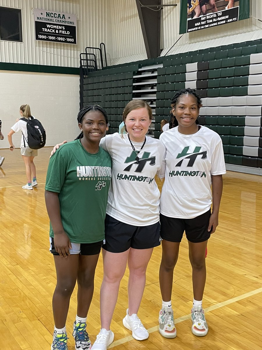 JayaJohnson17's tweet photo. I am so thankful I got to attend @HUWBB elite camp today. Thanks to coach @darby_3 and @Coach__PWright for the amazing experience. @vjhAlways100, @Always100_TMH, @SportsLvlup https://t.co/bgDsv5Ngq9