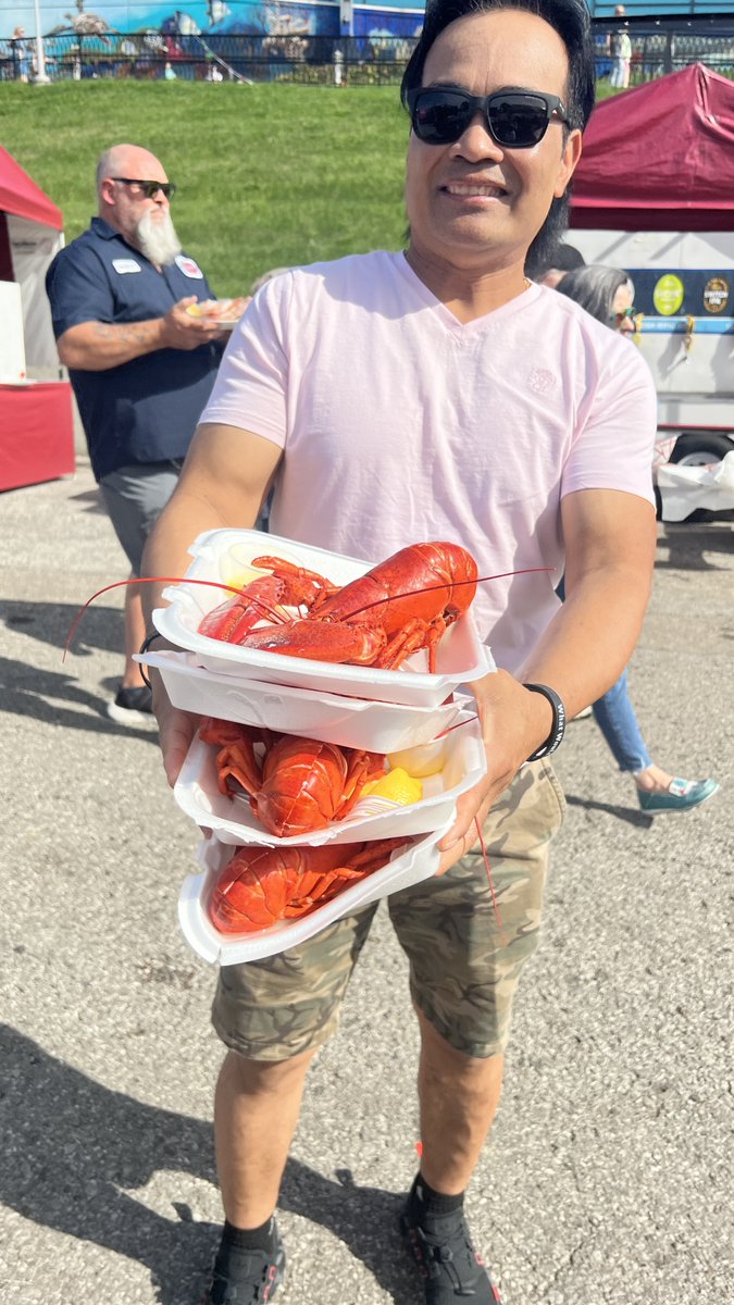 GreatInland's tweet photo. Who knew lobsters were so popular? These bad boys are in popular demand. https://t.co/fxhYOoZMPP