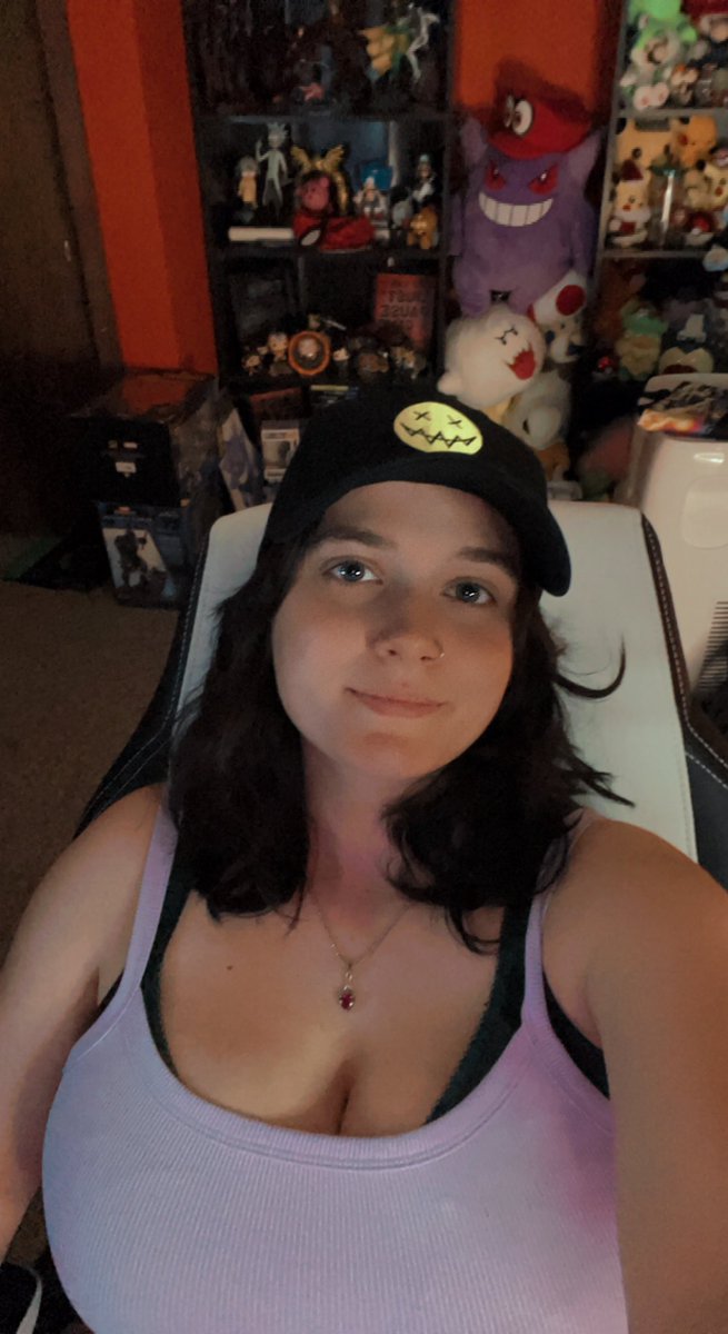 boo_bagel98's tweet photo. Got a new chair, some new figures, and I’m ready for RUST!! We’re live :) 

https://t.co/e9Bb06NF4X 

#Streamer #smallstreamer #twitch #twitchstreamer #twitchaffiliate #rust #consolerust https://t.co/sfv91Il2d0