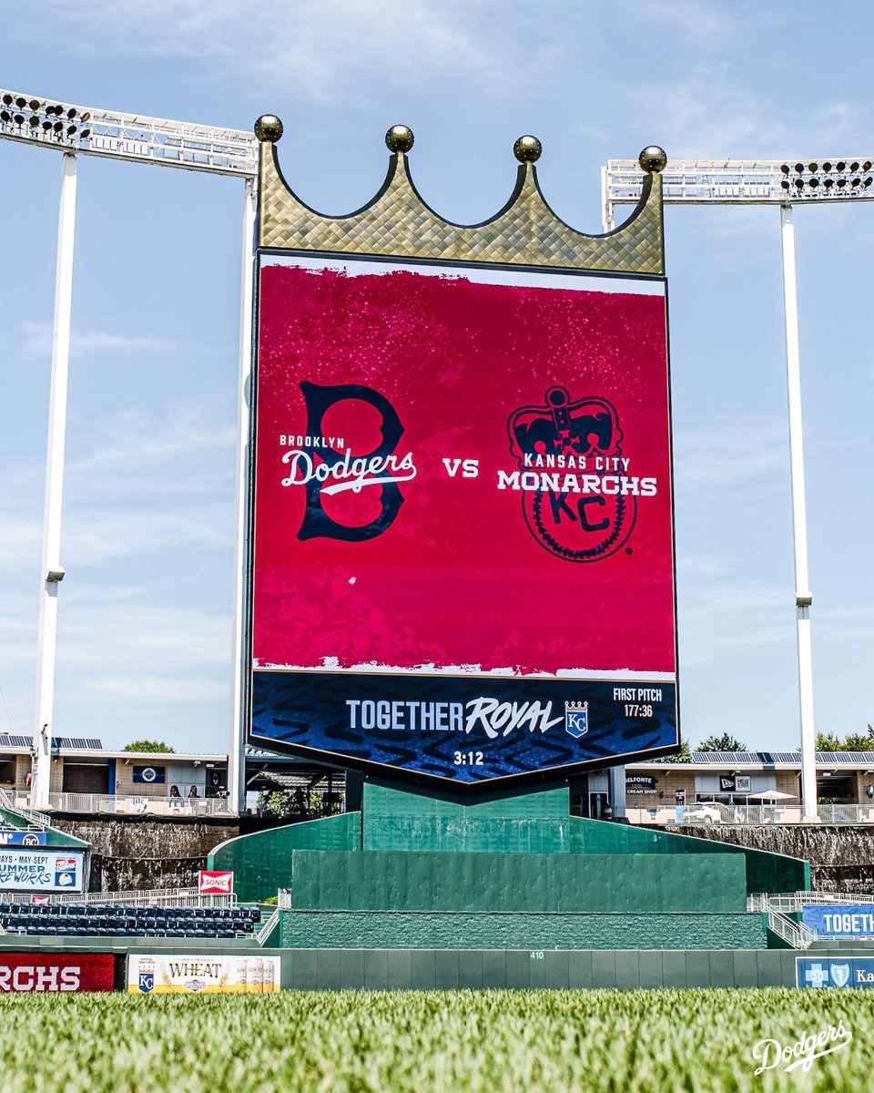 Dodgers's tweet photo. Brooklyn Dodgers vs. Kansas City Monarchs https://t.co/l8TjFVoiVb