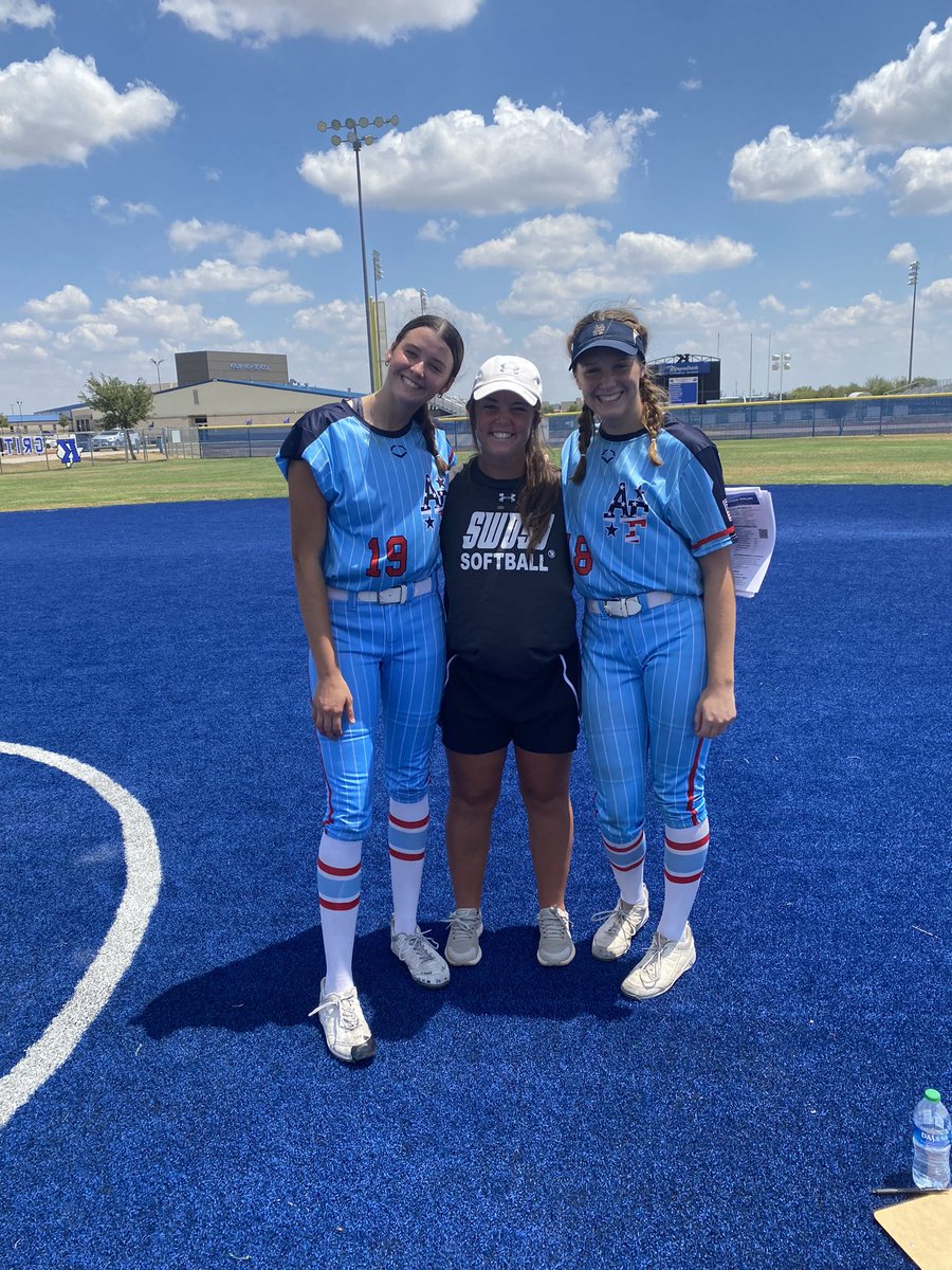 jenna_Af2024's tweet photo. Had a great time at the OSC Exposure Camp! Thank you to @TarletonSB and @SWOSUSoftball for giving me the opportunity to work with you. I look forward  to hopefully seeing you this fall! https://t.co/EBWZnX2DFV