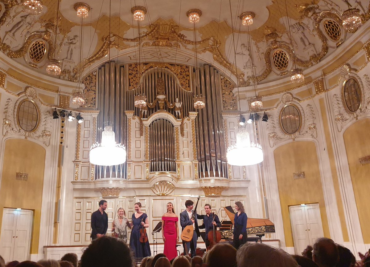 UEhrensberger's tweet photo. Gleich zweimal #Mozarteum zum Einstieg: Am Morgen #JoanaMallwitz mit einer temperamentvoll dirigierten Mozart-Matinée, am Abend die zauberhafte #LeaDesandre mit dem #EnsembleJupiter und einem Monteverdi-, Frescobaldi-, Haendel-Frühbarock-Programm. #OmbraMaiFu @NiccoloTribolo https://t.co/LyLlKno9a1