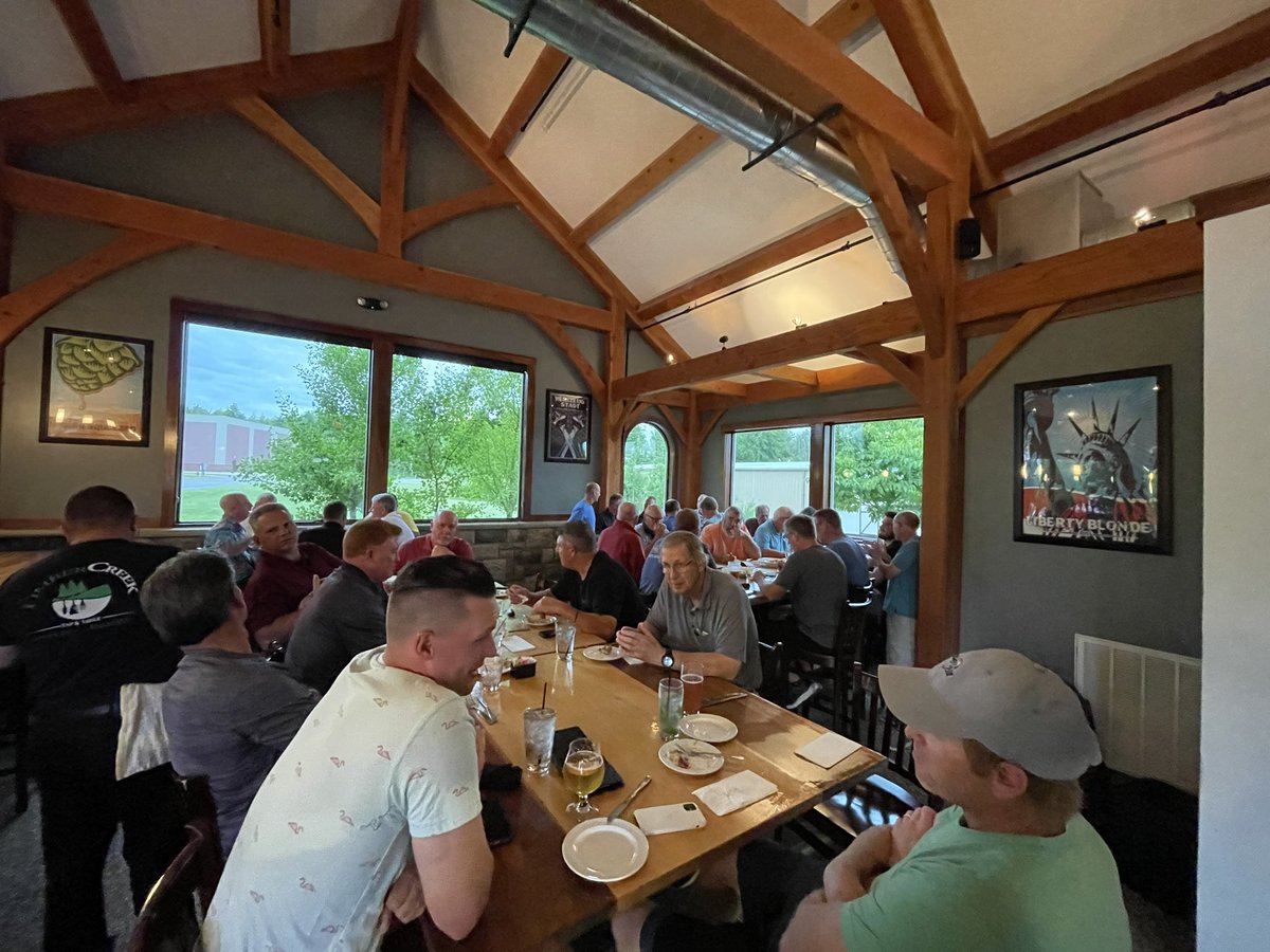 WepatGolf's tweet photo. The field assembled at the post-Chovy’s (RIP) Saturday night eatery TimberCreek Tap &amp; Table. Parimutuel betting windows are open! https://t.co/Bo63nhbIKg