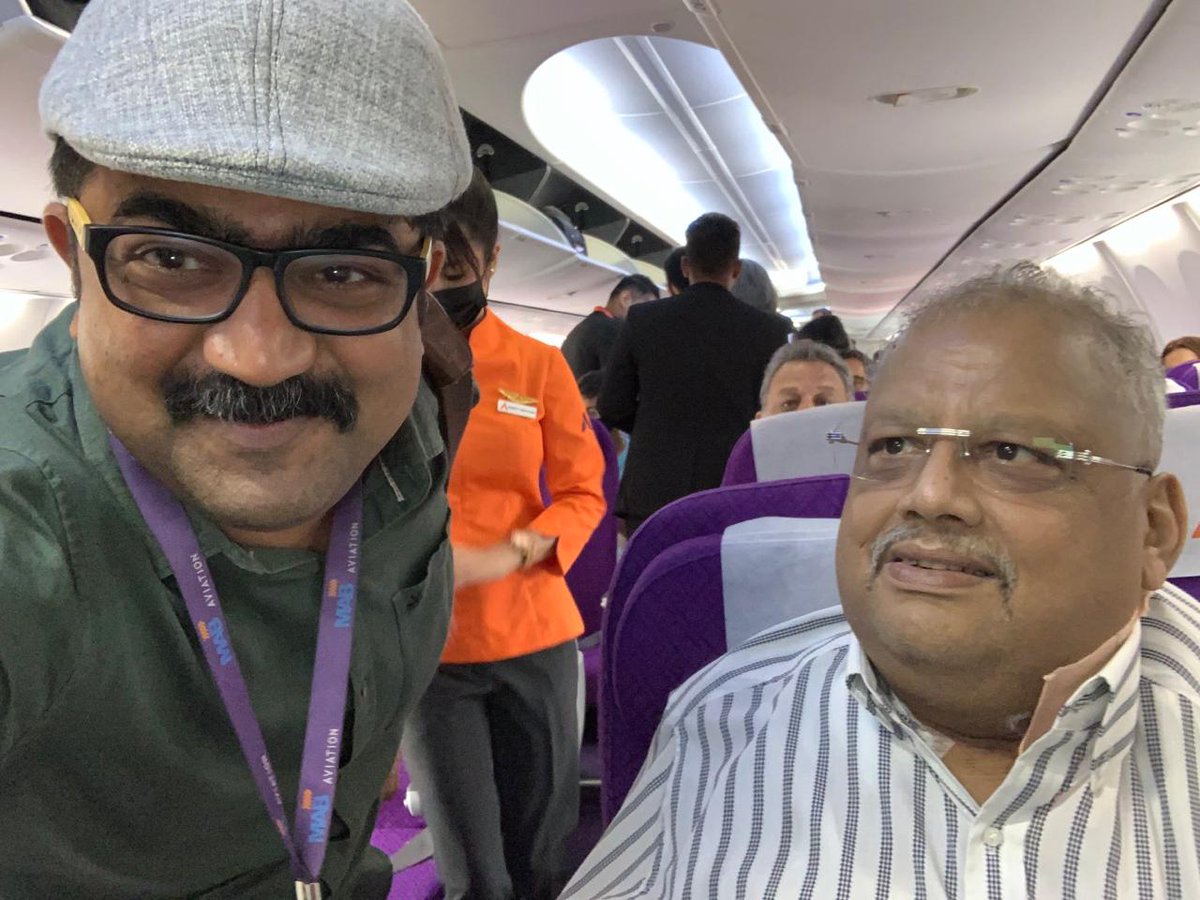jayprakashindia's tweet photo. महारास्ट्र के लिए आज सुबह 2 बुरी खबर आई

मराठा नेता विनायक मेटे @vinayakmete का सड़क दुर्घटना में निधन हुआ

वही शेयर बाजार के बड़े निवेशक राकेश झुनझुनवाला का मुम्बई के ब्रीच कैंडी में हुआ निधन

लंबे समय से बीमार थे झुनझुनवाला @rtheindiandream 
#RIPJhunjhunwala 
#RIPvinayakmete https://t.co/lY9V3eewLT