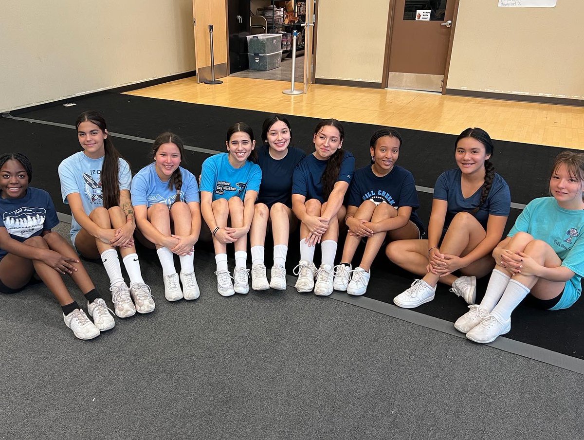 YoungkerCheer's tweet photo. First day with the new team!! #classcolors https://t.co/qHrPtVoSkZ