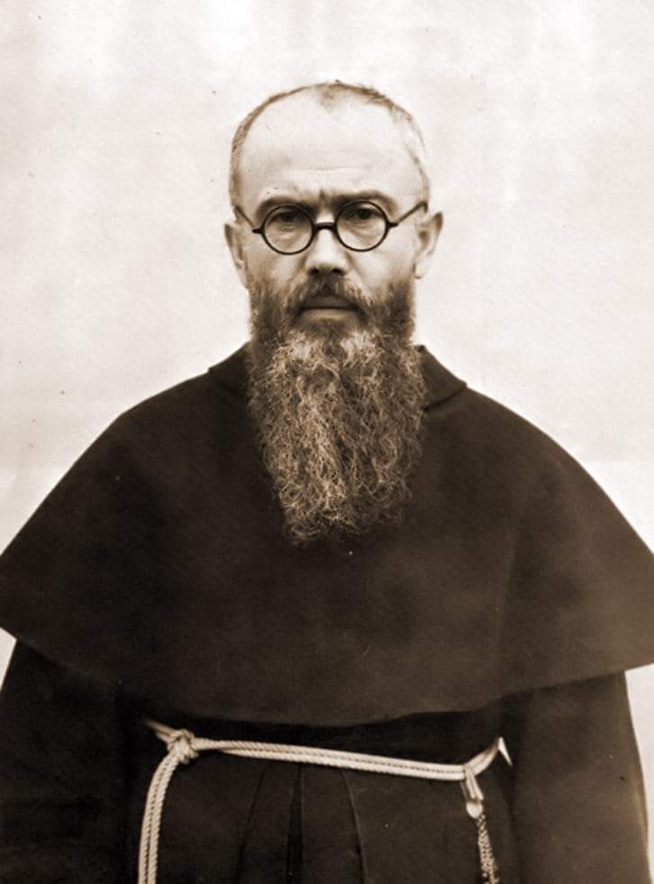 #OTD 14 sierpnia 1941 r. zmarł, dobity zastrzykiem fenolu, ojciec Maksymilian Maria Kolbe, jako ostatni z więźniów skazanych 29 lipca na śmierć głodową. Uratowany przez niego Franciszek Gajowniczek przeżył wojnę. Zmarł w 1995 w wieku 94 lat. Pochowany został w Niepokalanowie. 🇵🇱