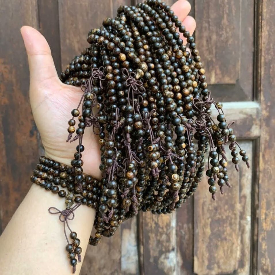 AnhCu97's tweet photo. Vòng Trầm cho các tình yêu yêu thích thì ib mình nhé 📿📿📿📿 https://t.co/jUnFitl0R9