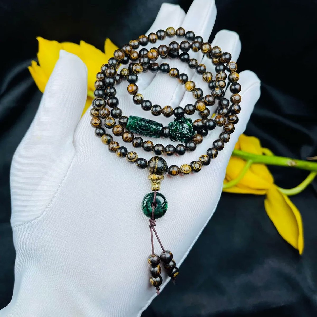AnhCu97's tweet photo. Vòng Trầm cho các tình yêu yêu thích thì ib mình nhé 📿📿📿📿 https://t.co/jUnFitl0R9