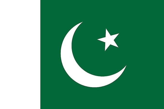 AlamWander's tweet photo. یہ پرچموں میں عظیم پرچم
عطائے ربِ کریم پرچم 🇵🇰❤️ https://t.co/NMpY1iwQKn