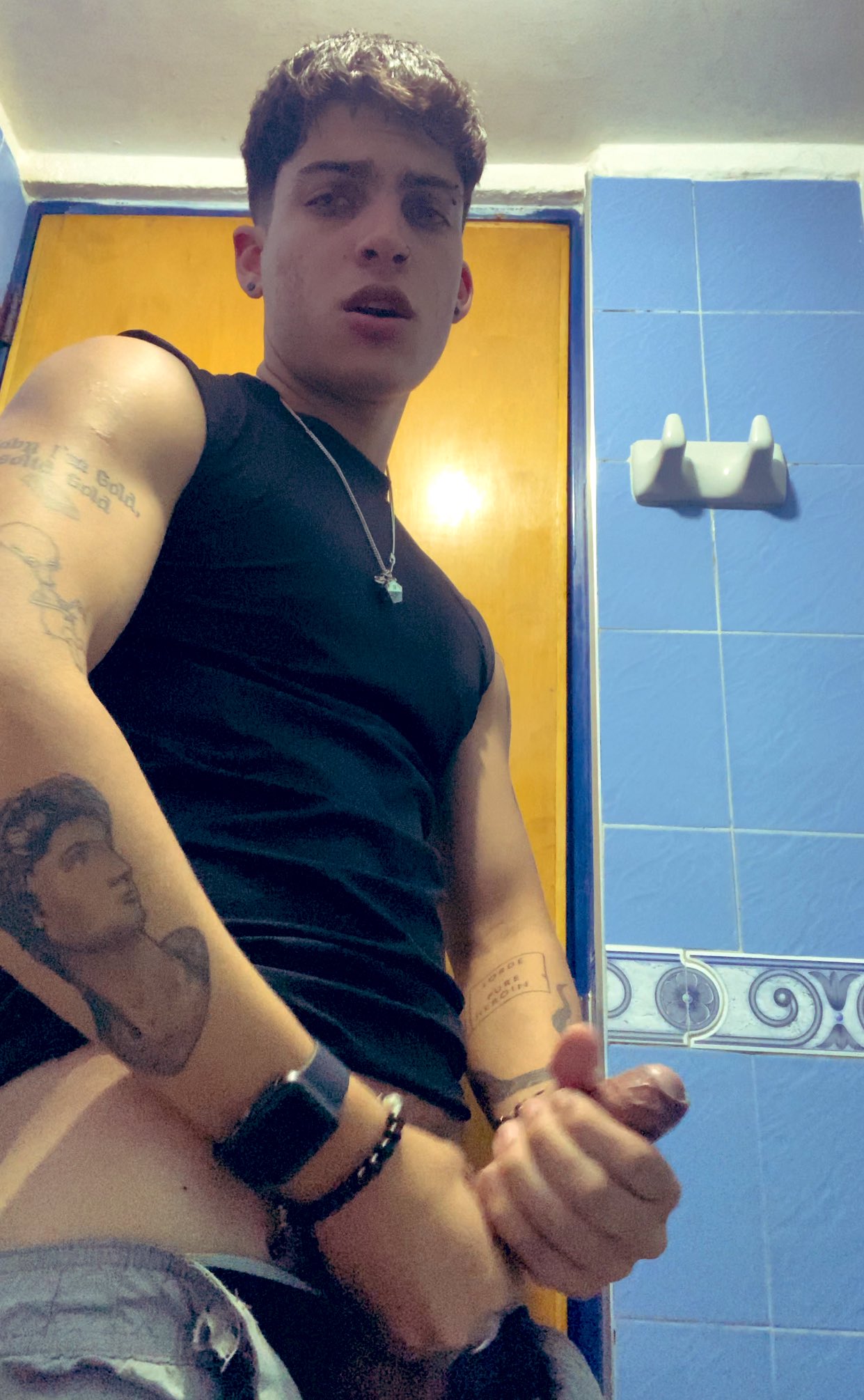 Charlie på X: Me ayudas? t.coZDOsUU5rHH  X