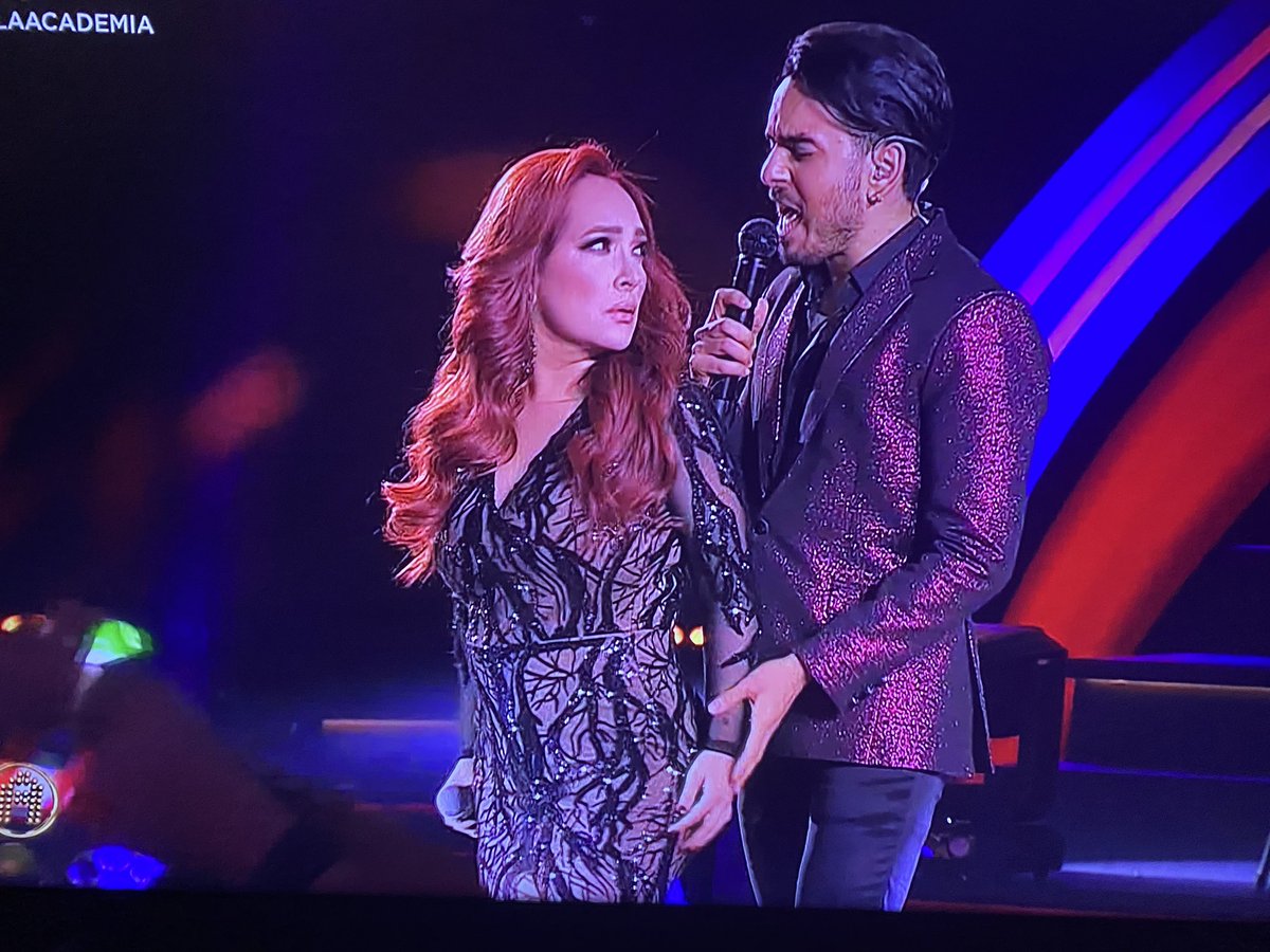 fan_primera's tweet photo. @MyriamMonteCruz  a dueto con Andrés en #FinalLaAcademia https://t.co/UWtVQZPA7C