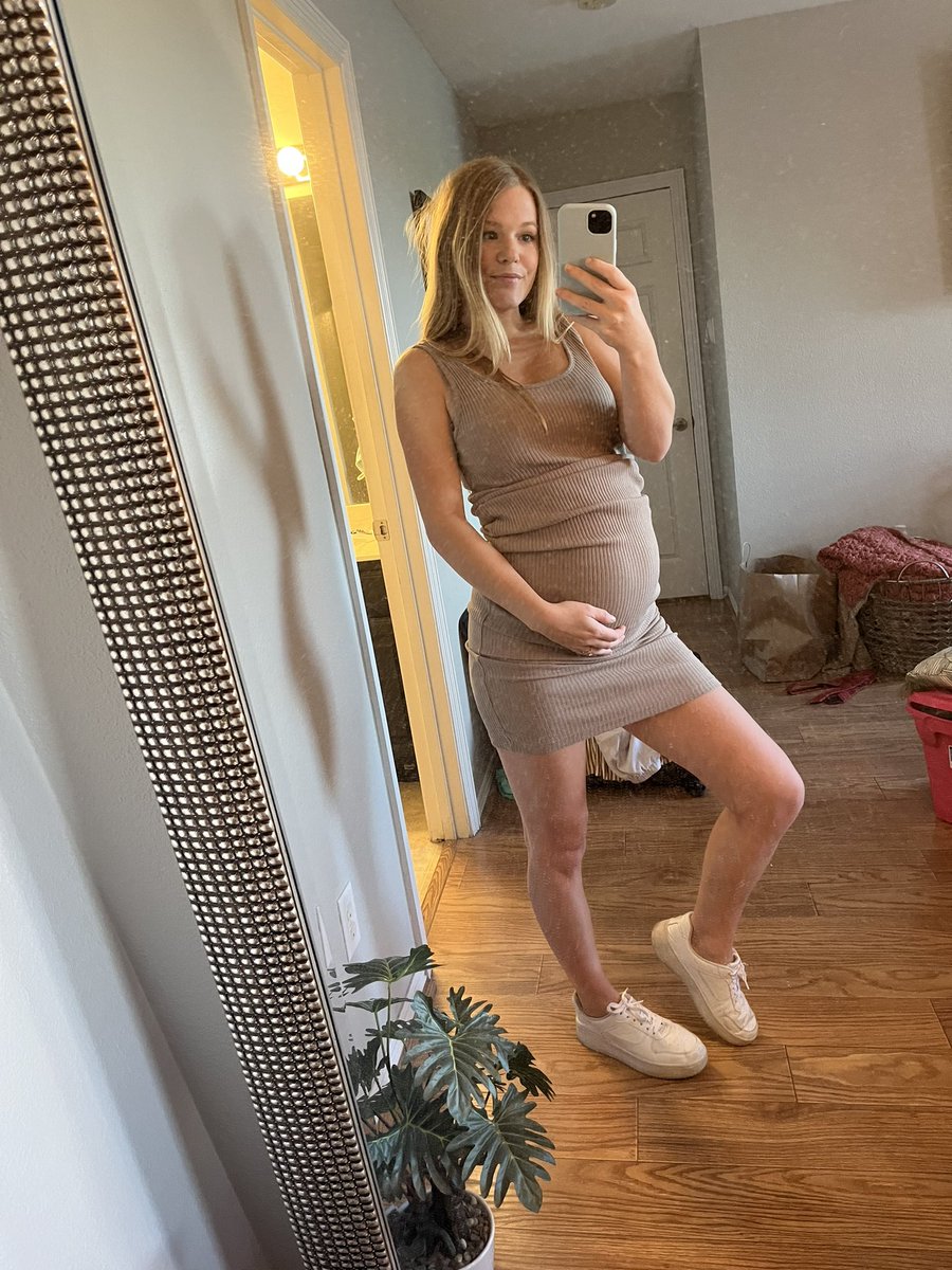 laceynfranco's tweet photo. So grateful to have loved pregnancy so far. I feel like these next few months are going to fly by. ❤️ https://t.co/Z8HRZVICjE