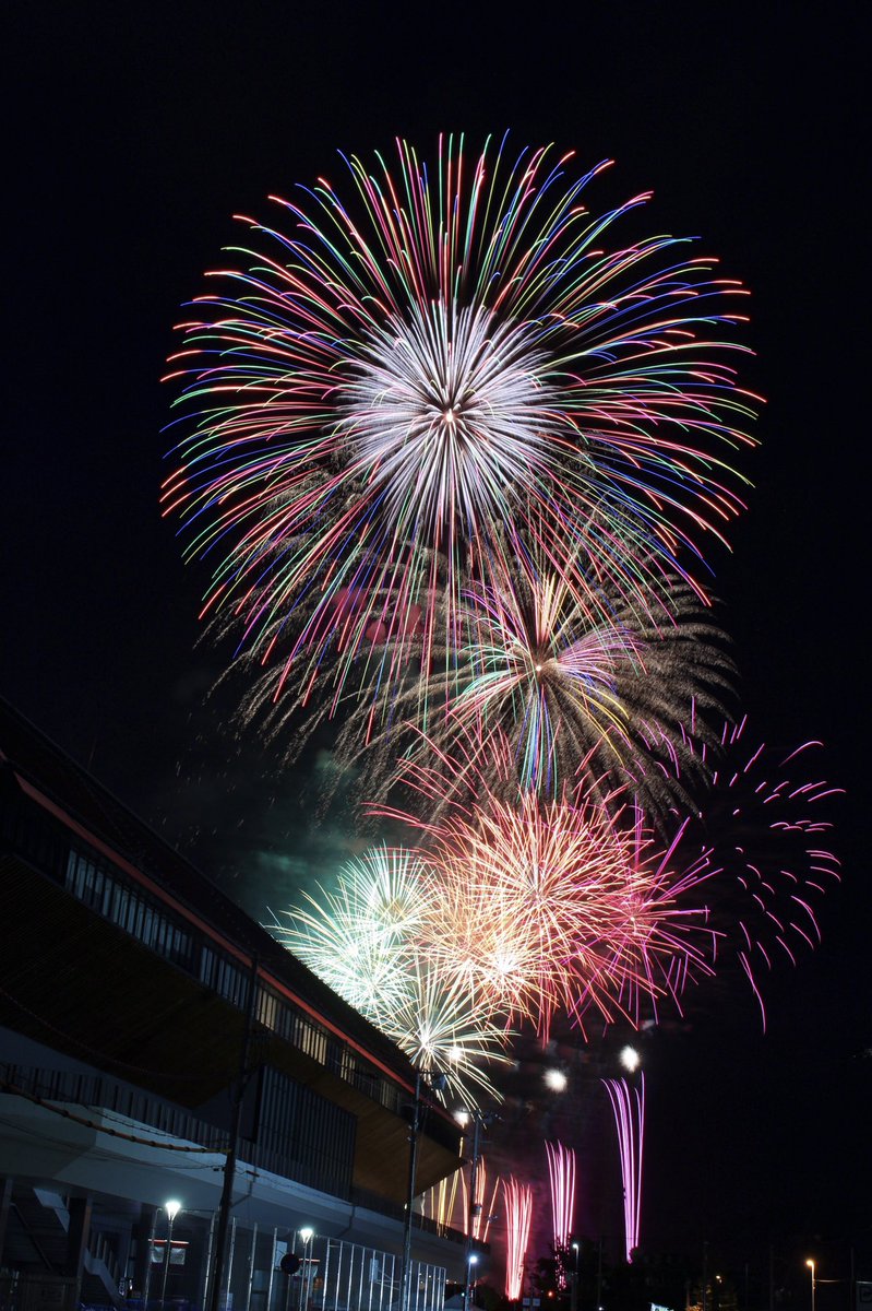 chitaka45's tweet photo. 亀岡花火大会
#kyoto #京都　#亀岡花火大会　#Fireworks #そうだ京都行こう https://t.co/m5maQcjucJ