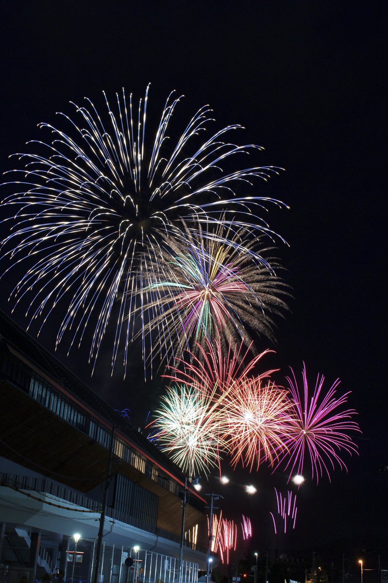 chitaka45's tweet photo. 亀岡花火大会
#kyoto #京都　#亀岡花火大会　#Fireworks #そうだ京都行こう https://t.co/m5maQcjucJ