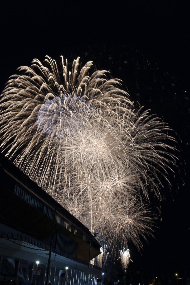 chitaka45's tweet photo. 亀岡花火大会
#kyoto #京都　#亀岡花火大会　#Fireworks #そうだ京都行こう https://t.co/m5maQcjucJ