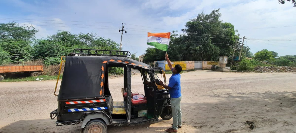 IftikarC's tweet photo. Mera Tiranga meri jaan, lehraye har ghar mein, yehi hai isski shaan! In the 75th year of our independence, let's bring home our National Flag &amp; fly it proudly.
#HarGharTiranga
#AmritMahotsav
 #سكربت87 
#وليد_جنبلاط 
#تزويج_المراه_نفسها_حق 
#هادي_مطر 
#دفن_الاجساد 
#سلمان_رشدی https://t.co/kiSLKCkZKa