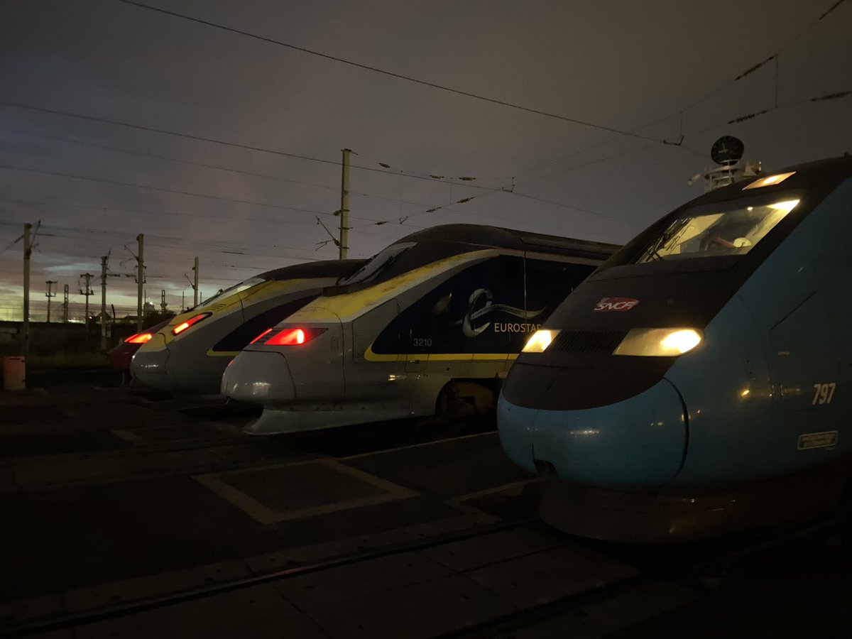 marclystgv's tweet photo. Les ouigo sont prêt en prem’s 7831 direction Marseille bonne journée https://t.co/ao09JFIuf2