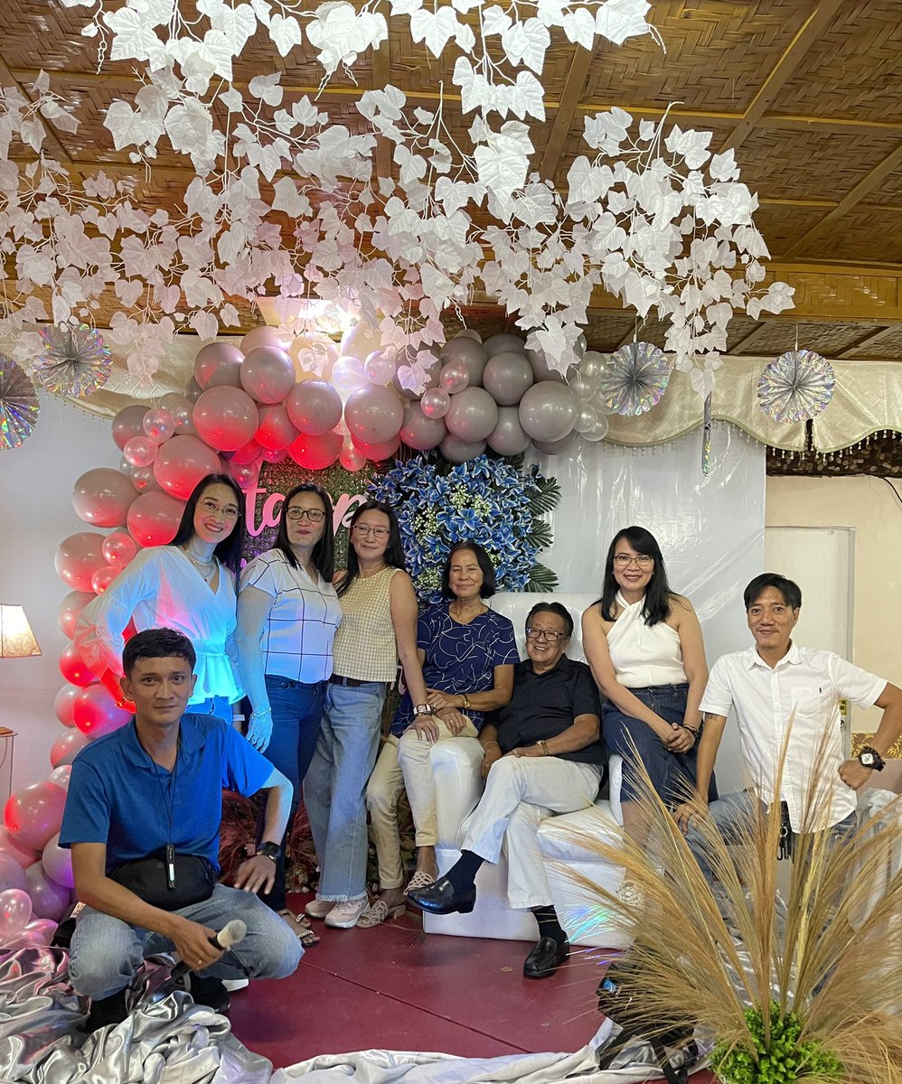 rowenadumpit's tweet photo. Family is love❤️ https://t.co/yyZ4cW2mzQ