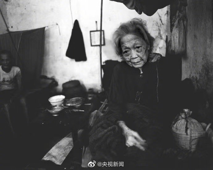 Appraiser008's tweet photo. #今天世界是慰安妇纪念日勿忘历史，传递真相！1931年到1945年，20多万中国妇女被侵华日军强征为“慰安妇”。她们中，有人被殴打强奸，有人被折磨到子宫变形，有人遭虐而死，日本右翼却无底线否认历史！如今，“慰安妇”制度受害幸存者已不足20人，她们还在等待道歉，她们的血与泪，不容遗忘！ https://t.co/JXP1MgoKjH