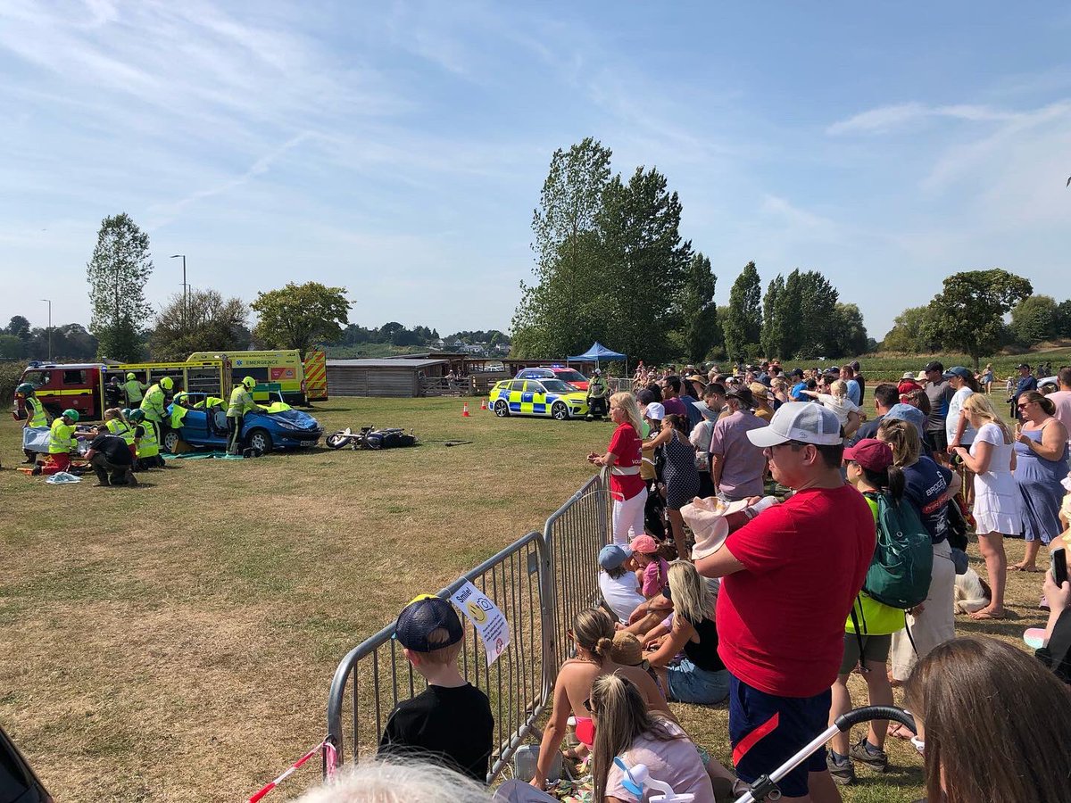 A great day was had by all who ventured out in the sun 🌞 to help celebrate & support the @DevonAirAmb #DevonAirAmbulance 🚁 30th Anniversary Celebrations at @dartsfarm yesterday, with demos by the emergency services & liquid refreshments provided by Ventons 🍺 @radioexe on 🎼