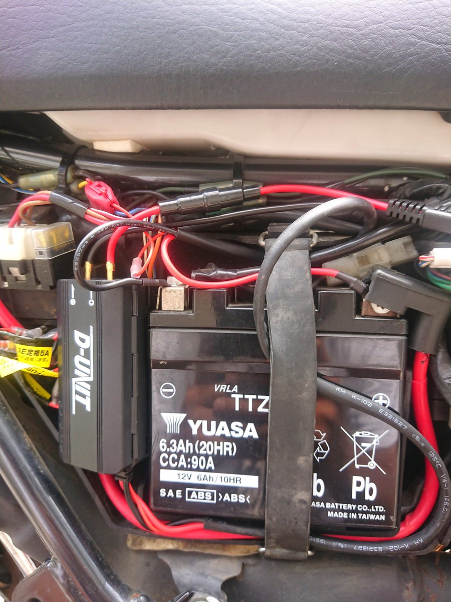 marukawa_bike's tweet image. Dユニット取り付け完了！

テールランプの線に噛ませてキーon/off連動するようにしました。
USB充電器も取り付けできました。

アドバイスくれた皆様に感謝！
ありがとうございます👍

#DIY
#デイトナ
#DUNIT
#デーユニット

#ヤマハブロンコ
#電源取り出し