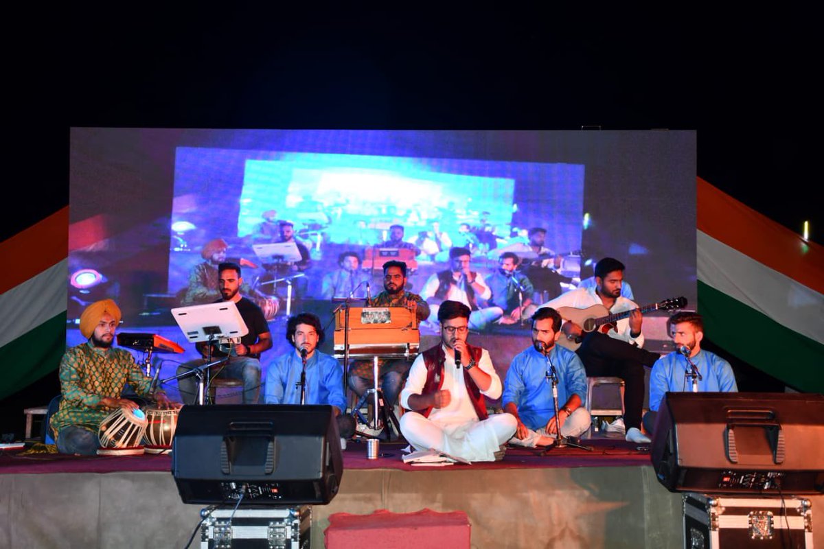 gijojoseph1982's tweet photo. Jasn-E-Tulail at #Tulail first of a kind event at the remotest eastern corner of #JammuKashmir a visual treat to local populace #AzadiKaAmritMahotsav #IndiaAt75 #IndependenceDay @Tiny_Dhillon @fromfarfarawayy @iSinghApurva @pranav_aquarian @onlinegurez @RadioChinar @Snow61078072 https://t.co/DzWiT78TmK