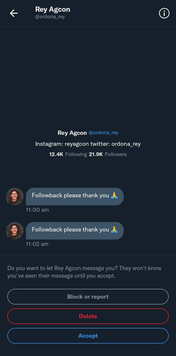 KuysJinn's tweet photo. Hi A'tin beware of this person isa itong dakilang cloutchaser nililibot niya lahat ng fandom to gain followers. Kagagaling lang nito sa kabila. Sa mga A'tin na naka follow paki unfollow siya and might as well blocked him. thanks

@SB19Official #SB19 https://t.co/MvBOoqmLAo