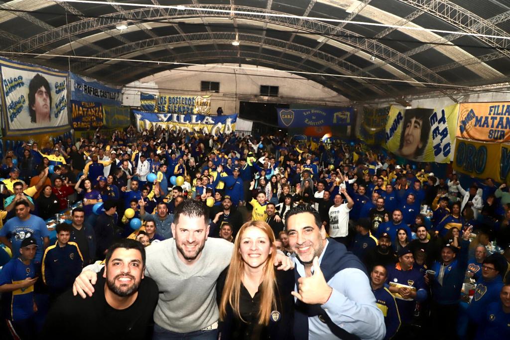 A lo Boca se vive mejor!! Gracias <a href="/ArielAlessio/">Pablo Ariel Alessio</a> por la invitación! Gracias a las filiales de la Matanza! Bocaaaaaa! 🔵🟡🔵 <a href="/FilialesBoca/">Boca Filiales</a> @ChichoCosentino <a href="/aadrib/">Adriana Bravo</a>