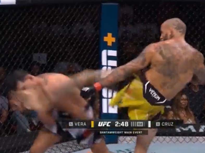 RT @barstoolsports: CHITO VERA KNOCKS OUT DOMINICK CRUZ WITH A VICIOUS HEAD KICK https://t.co/klJRhx7Yp6 https://t.co/rQBSR7vSEN