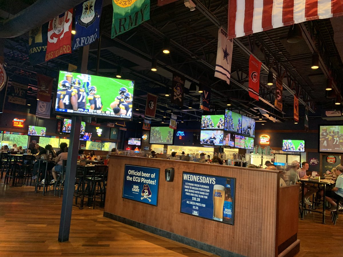 sweet_lil_baker's tweet photo. #KickbackJacks #NorthCarolina #herewego #Steelers Very nice place!! https://t.co/yk2XEmTzce