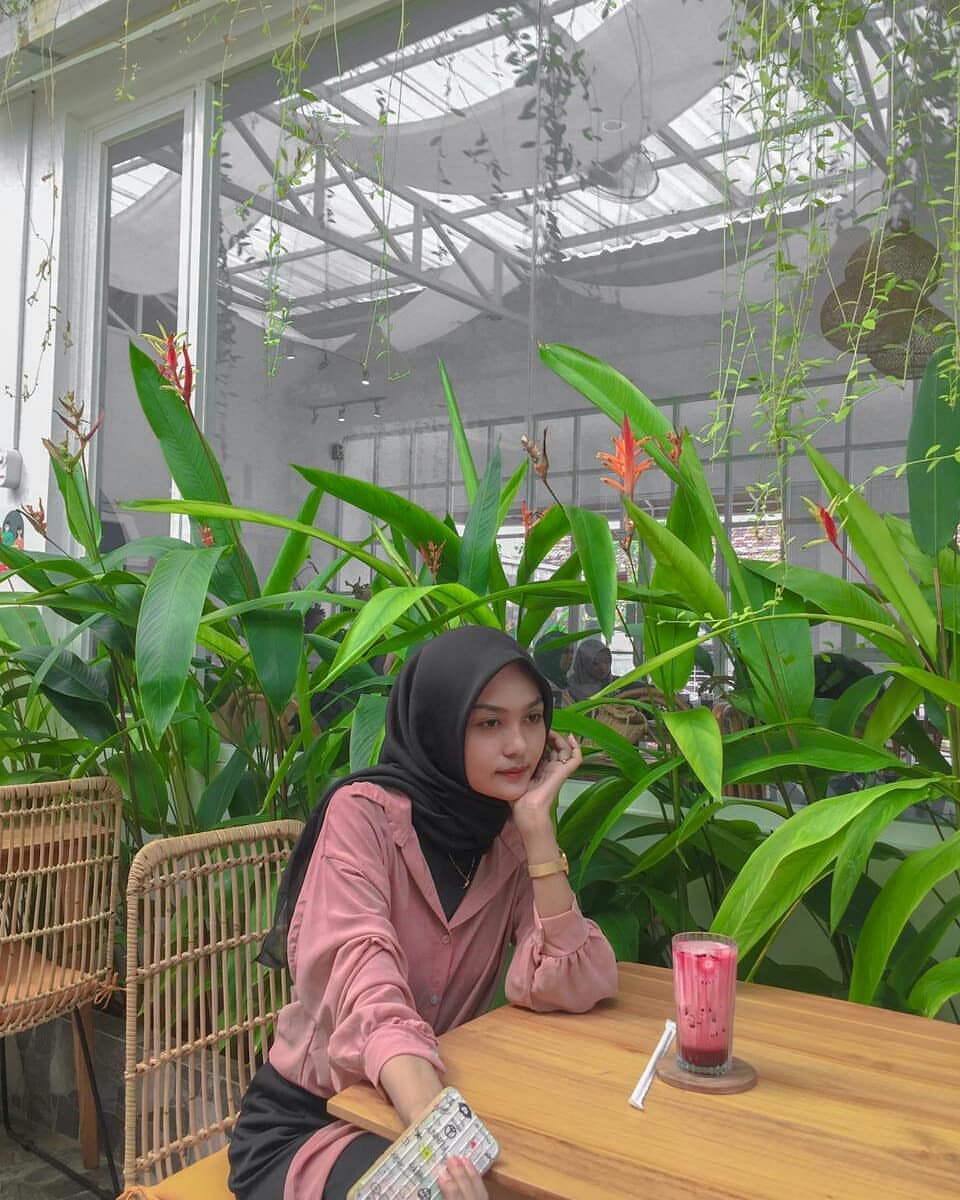 nisa19920's tweet photo. Duduk sendiri emank menyebalkan.. https://t.co/u6RmliiWSp